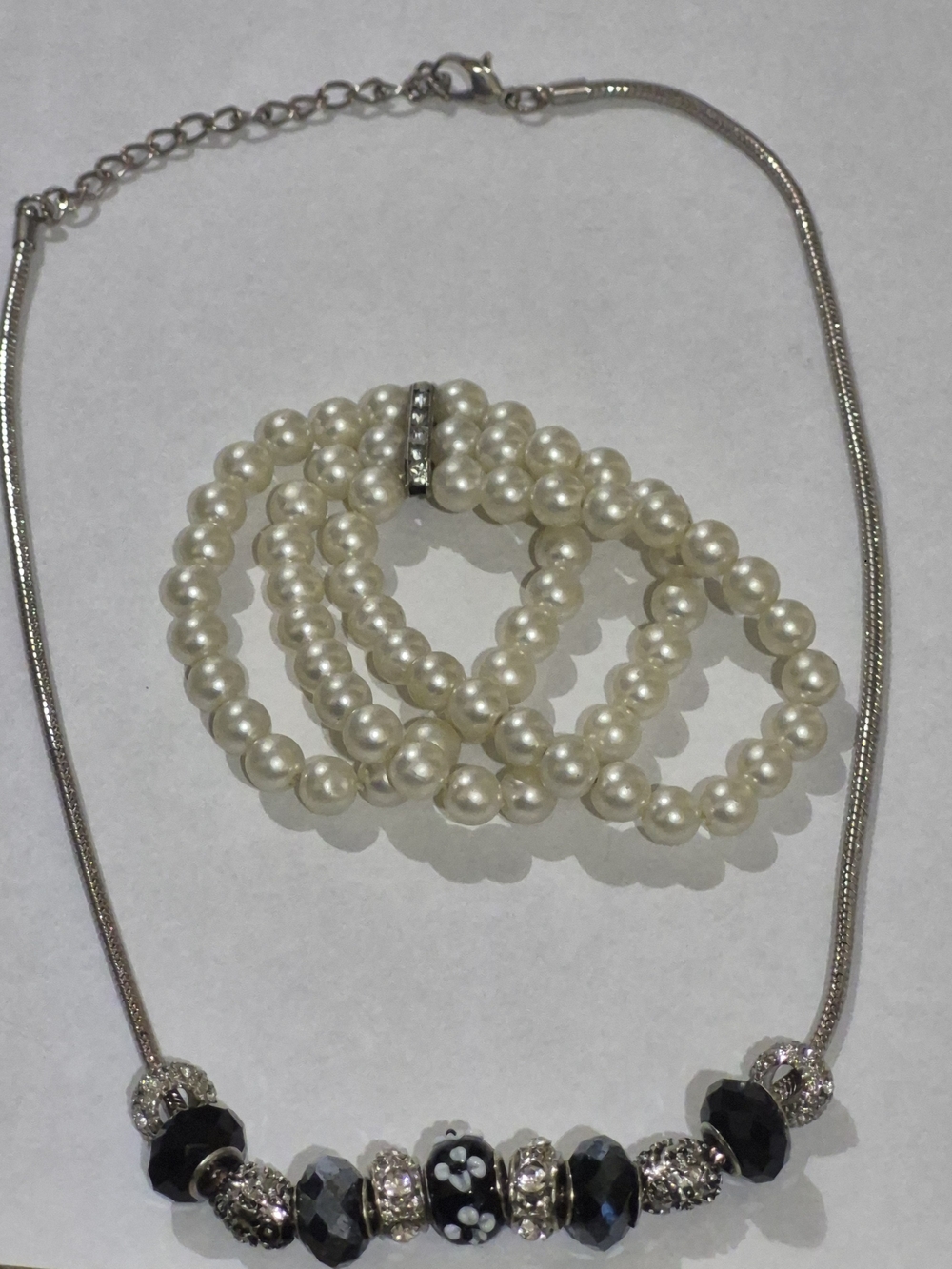 Source Unknown Black and Ivory Bead Necklace with Pearl Bracelet Set